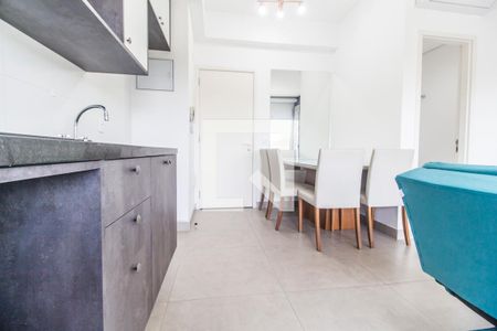 Cozinha de apartamento à venda com 1 quarto, 50m² em Centro Empresarial Tamboré, Santana de Parnaíba