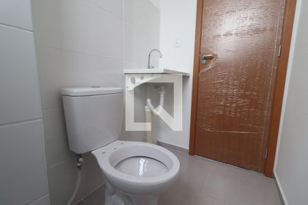 Banheiro de apartamento à venda com 2 quartos, 40m² em Rondônia, Novo Hamburgo