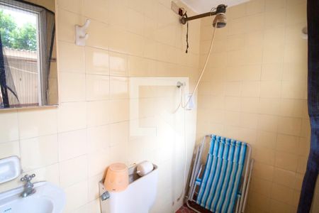 Banheiro de Serviço de casa à venda com 3 quartos, 250m² em Pompeia, São Paulo