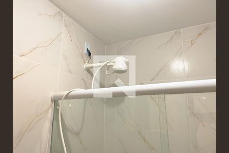 Banheiro de casa para alugar com 2 quartos, 70m² em Brás de Pina, Rio de Janeiro