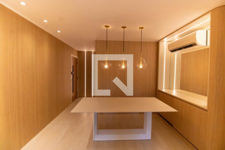 Sala de apartamento à venda com 3 quartos, 110m² em Piratininga, Niterói