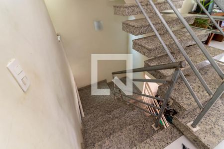Escada de casa à venda com 3 quartos, 177m² em Mandaqui, São Paulo