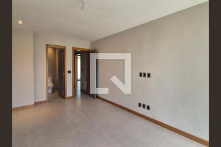 Suíte 1 de casa de condomínio à venda com 4 quartos, 400m² em Barra da Tijuca, Rio de Janeiro