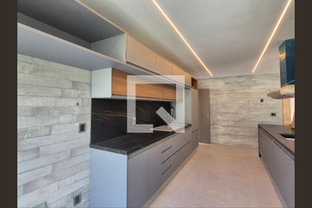 Cozinha de casa de condomínio à venda com 4 quartos, 400m² em Barra da Tijuca, Rio de Janeiro