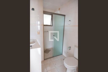 Banheiro de apartamento para alugar com 2 quartos, 83m² em Vila Rosalia, Guarulhos