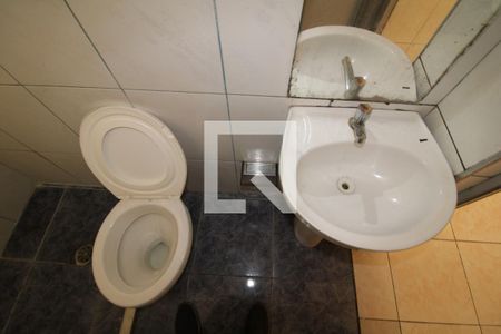 Banheiro de casa para alugar com 1 quarto, 40m² em Parque Peruche, São Paulo