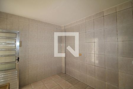 Sala / Cozinha de casa para alugar com 1 quarto, 40m² em Parque Peruche, São Paulo