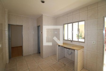 Sala / Cozinha de casa para alugar com 1 quarto, 40m² em Parque Peruche, São Paulo