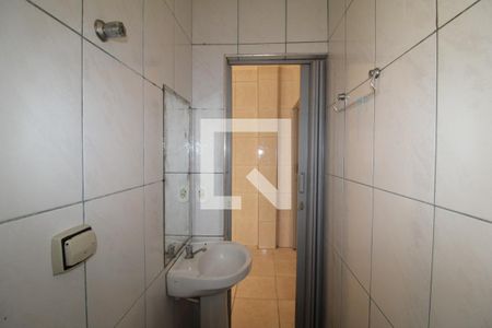Banheiro de casa para alugar com 1 quarto, 40m² em Parque Peruche, São Paulo