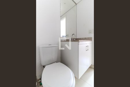 Banheiro de kitnet/studio para alugar com 1 quarto, 44m² em Santa Ifigênia, São Paulo