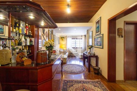 Casa à venda com 4 quartos, 260m² em Indianópolis, São Paulo