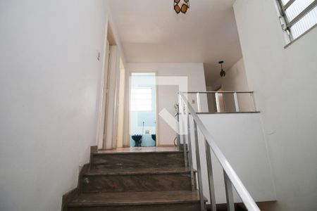 Sala - escada 2ºpiso de casa à venda com 5 quartos, 270m² em Olaria, Rio de Janeiro