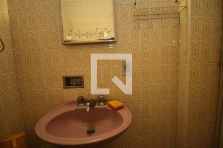 Banheiro Social de casa à venda com 5 quartos, 270m² em Olaria, Rio de Janeiro