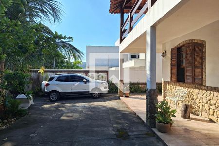 Quintal de casa à venda com 5 quartos, 250m² em Engenho do Mato, Niterói
