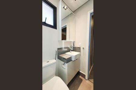 Banheiro Social de kitnet/studio para alugar com 1 quarto, 17m² em Cidade Universitária, Campinas