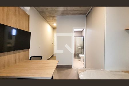 Sala / Quarto de kitnet/studio para alugar com 1 quarto, 17m² em Cidade Universitária, Campinas
