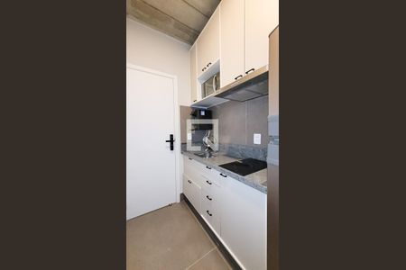 Cozinha de kitnet/studio para alugar com 1 quarto, 17m² em Cidade Universitária, Campinas