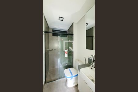 Banheiro Social de kitnet/studio para alugar com 1 quarto, 17m² em Cidade Universitária, Campinas