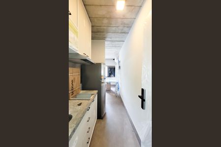 Cozinha de kitnet/studio para alugar com 1 quarto, 17m² em Cidade Universitária, Campinas