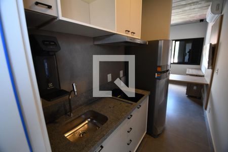 Cozinha de kitnet/studio para alugar com 1 quarto, 17m² em Cidade Universitária, Campinas