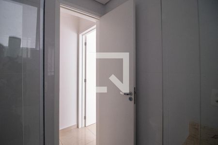 Banheiro de apartamento para alugar com 1 quarto, 31m² em Vila Gustavo, São Paulo