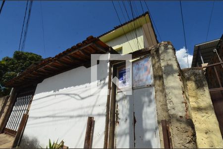Plaquinha instalada de casa à venda com 2 quartos, 400m² em Horto, Belo Horizonte