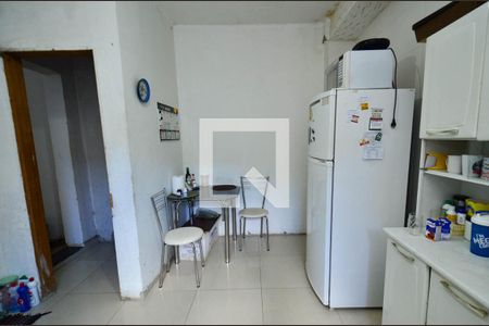 Cozinha (casa 2) de casa à venda com 2 quartos, 400m² em Horto, Belo Horizonte