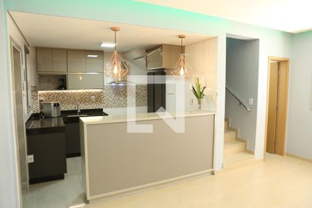 Sala de casa à venda com 3 quartos, 162m² em Milionários, Belo Horizonte