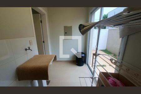 Área de Serviço de casa de condomínio para alugar com 4 quartos, 252m² em Jardim Pari, Paulínia