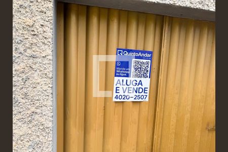 plaquinha instalada de casa à venda com 2 quartos, 80m² em Jardim Industrial, Contagem