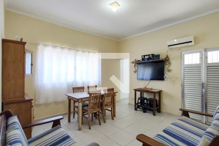 Sala de casa de condomínio para alugar com 2 quartos, 85m² em Canto do Forte, Praia Grande