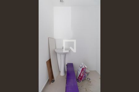 Banheiro de apartamento à venda com 2 quartos, 35m² em Vila Guilhermina, São Paulo