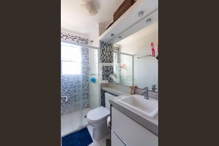 Banheiro de apartamento à venda com 2 quartos, 50m² em Pres. Altino, Osasco
