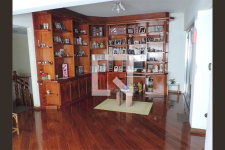 Casa à venda com 4 quartos, 530m² em Vila Guarani, São Paulo