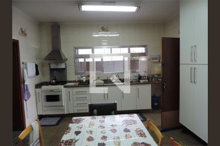 Casa à venda com 4 quartos, 530m² em Vila Guarani (Zona Sul), São Paulo