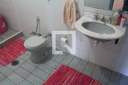 Banheiro 2 de casa para alugar com 4 quartos, 382m² em Campestre, Santo André