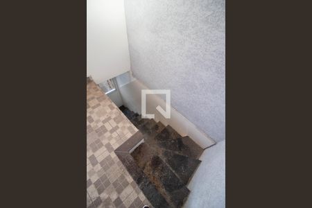 Escada de apartamento para alugar com 2 quartos, 40m² em Vila Progresso (zona Norte), São Paulo
