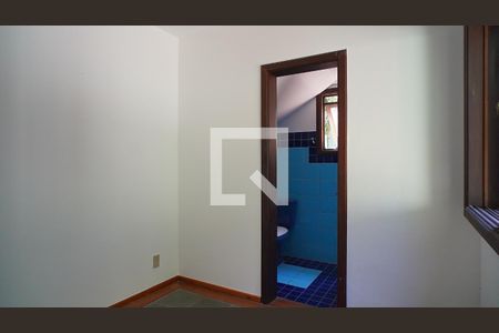 Quarto suíte 1 de casa de condomínio para alugar com 4 quartos, 735m² em Canto da Lagoa, Florianópolis