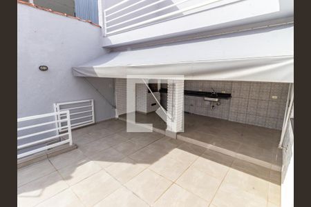 Quintal de casa à venda com 4 quartos, 240m² em Vila Invernada, São Paulo