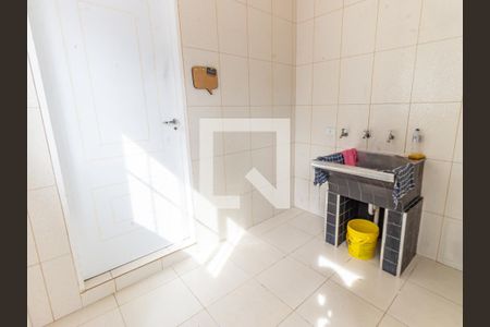 Área de Serviço de casa à venda com 4 quartos, 240m² em Vila Invernada, São Paulo