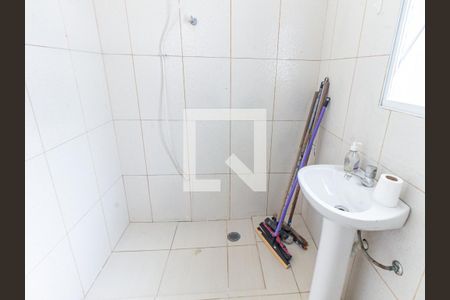 Banheiro de serviço de casa à venda com 4 quartos, 240m² em Vila Invernada, São Paulo