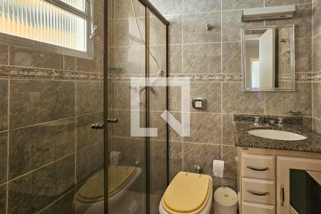 banheiro da suíte de apartamento para alugar com 3 quartos, 142m² em Barra Funda, Guarujá