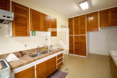 Cozinha de casa à venda com 6 quartos, 557m² em Alto de Pinheiros, São Paulo