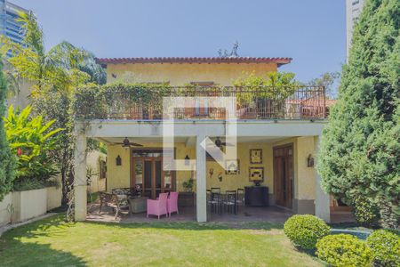 Piscina de casa à venda com 3 quartos, 600m² em Alto de Pinheiros, São Paulo