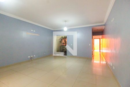 Sala de casa para alugar com 3 quartos, 180m² em Conjunto Residencial José Bonifácio, São Paulo