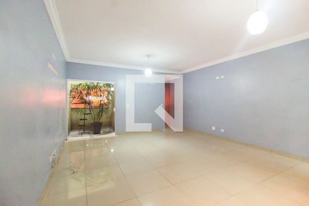 Sala de casa para alugar com 3 quartos, 180m² em Conjunto Residencial José Bonifácio, São Paulo