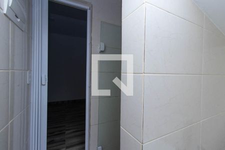 Banheiro de kitnet/studio para alugar com 1 quarto, 20m² em Parada Inglesa, São Paulo