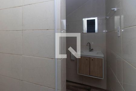 Banheiro de kitnet/studio para alugar com 1 quarto, 20m² em Parada Inglesa, São Paulo