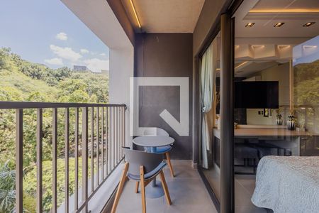 Varanda de kitnet/studio à venda com 1 quarto, 22m² em Pinheiros, São Paulo