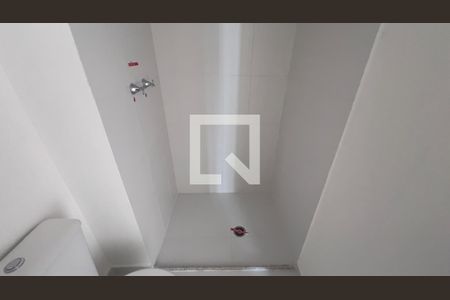 Banheiro de kitnet/studio à venda com 1 quarto, 26m² em Pinheiros, São Paulo